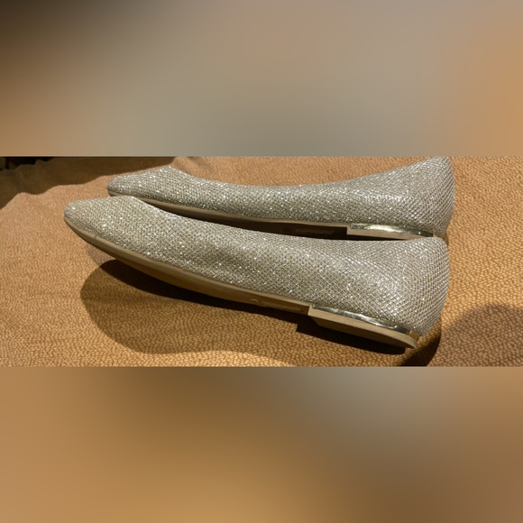 CALL IT SPRING GOLD FLATS SIZE 6 WOMEN’S - Picture 6 of 10